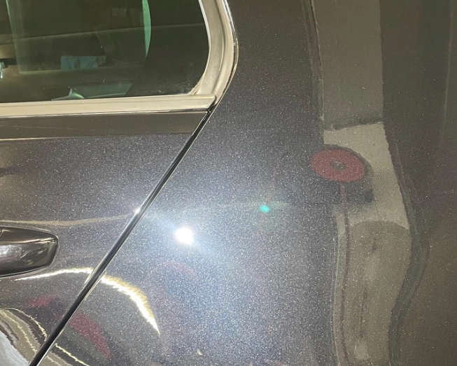 Lackkorrektur Ergebnis - Polierter Autolack nach professioneller Kratzerentfernung